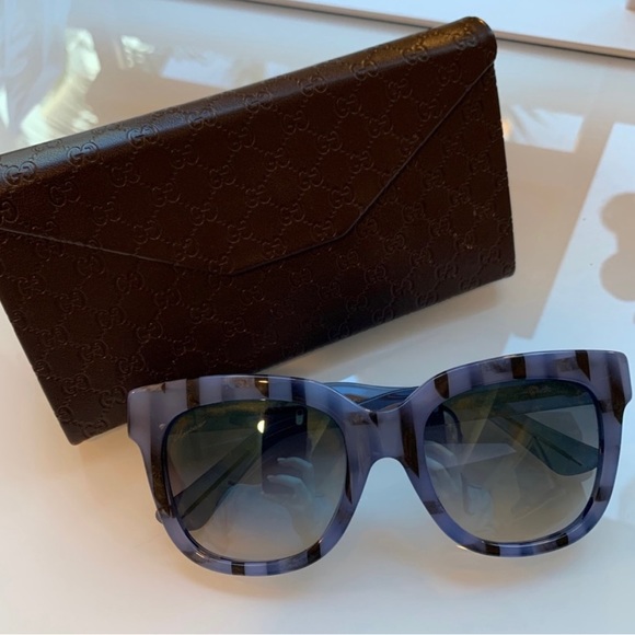 Gorgeous Gucci Sunglasses - Picture 7 of 10